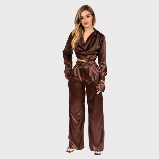 Compleu din 2 piese, bluza cu mânecă lungă și pantalon evazat - maro