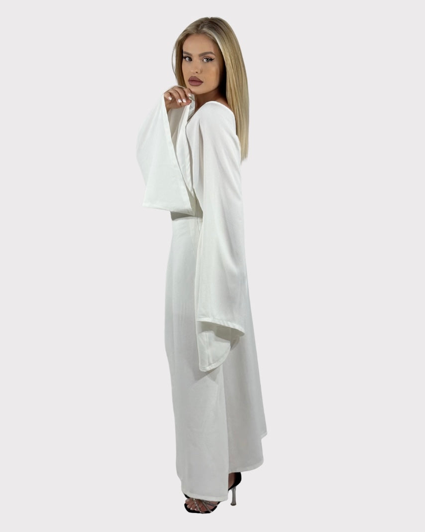 Rochie lunga cu maneci lungi tip clopot - alb
