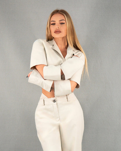 Geacă scurta cu decupaje - crem
