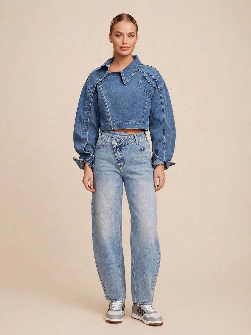 Geacă denim crop asimetrică cu fermoar diagonal și capse laterale - albastru