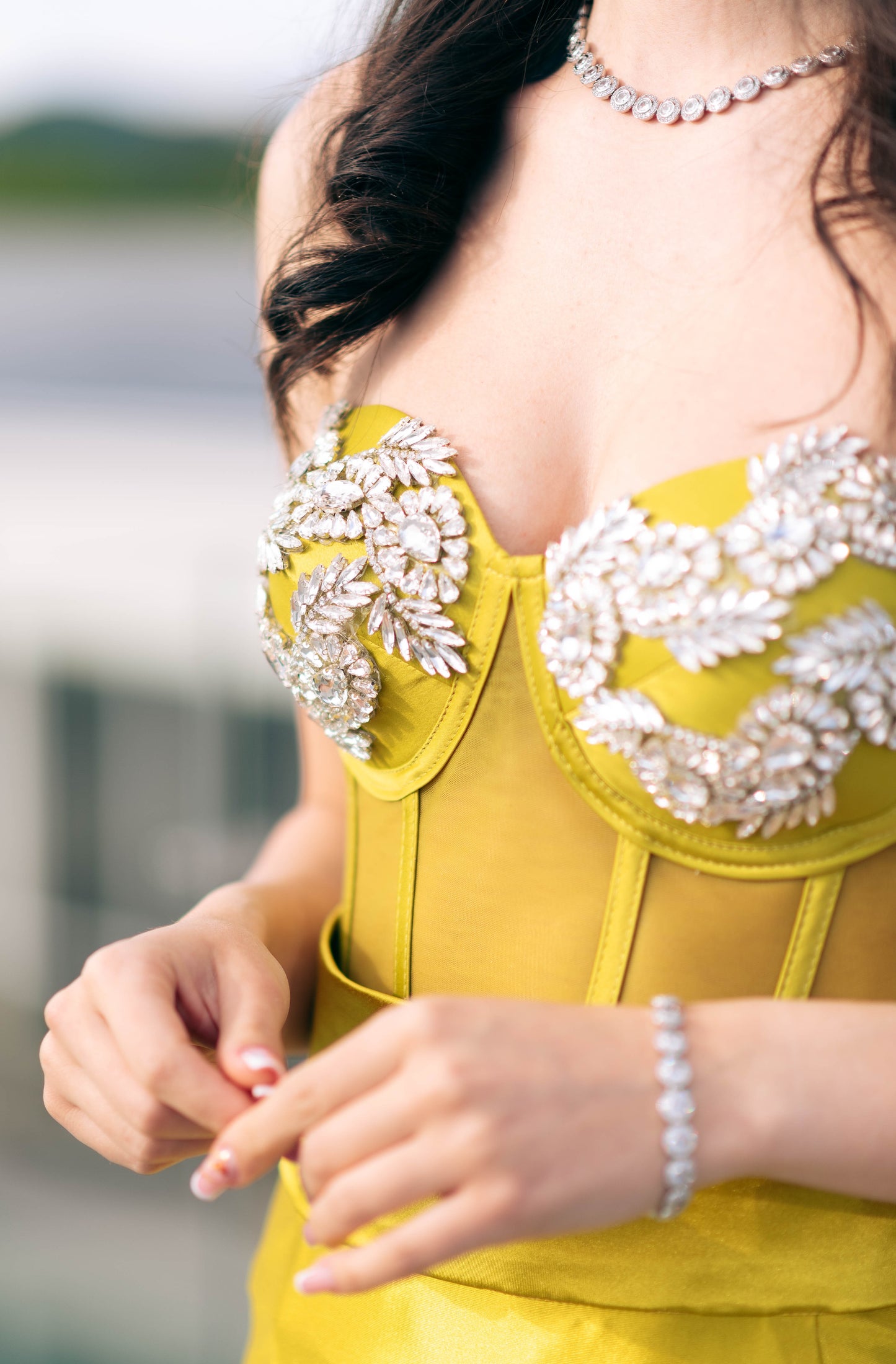 Corset cu pietre și tul transparent – lime