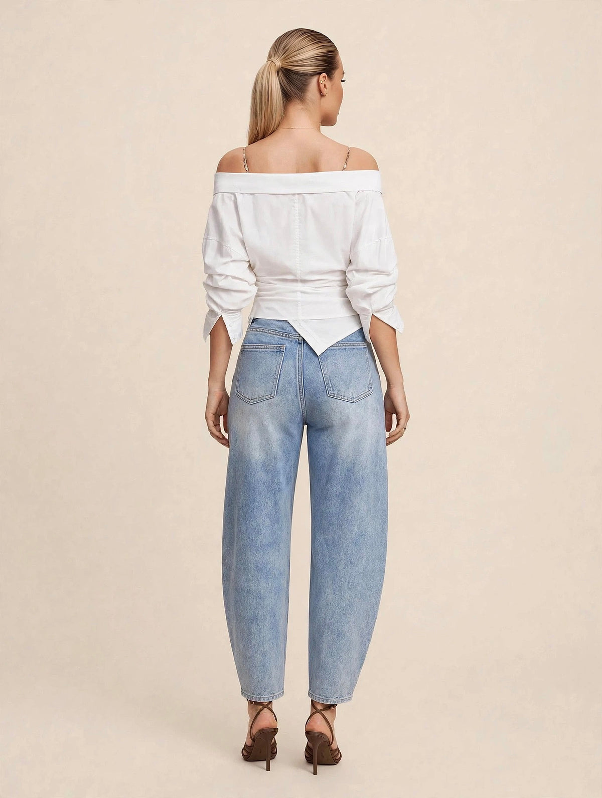 Cămașă albă off-shoulder cu bretele lanț și croială asimetrică drapată - alb