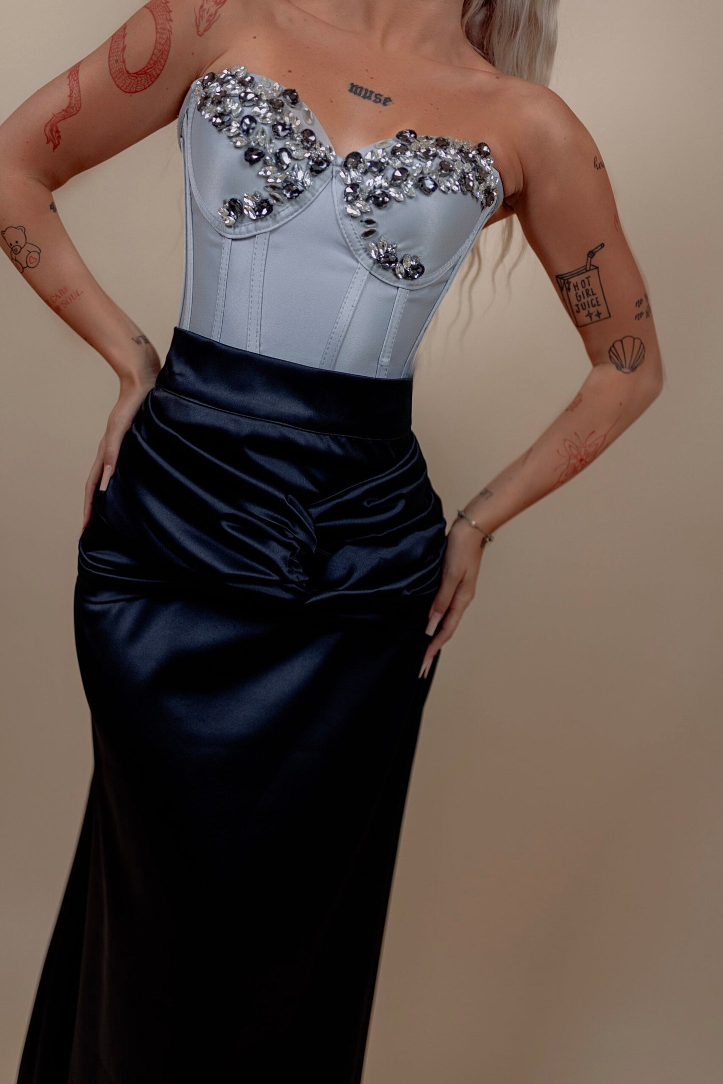 Rochie din 2 piese: corset cu diamante si fusta longa - gri cu negru