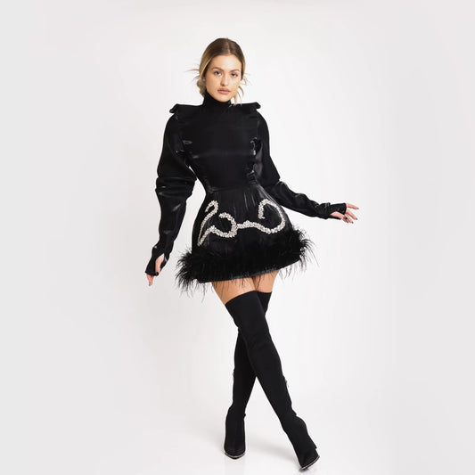 Rochie scurta cu pene și strasuri – neagra