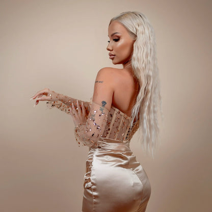 Rochie en 3 pièces : corset avec diamants, manuşi si fusta longa – crem 