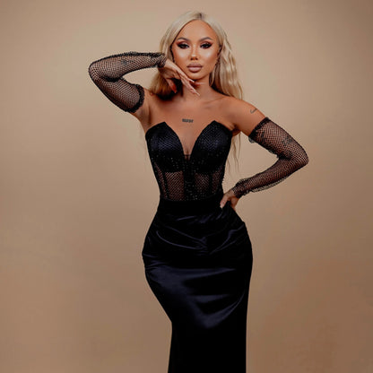 Rochie din 3 piese: corset, mănuși si fusta lunga – negru