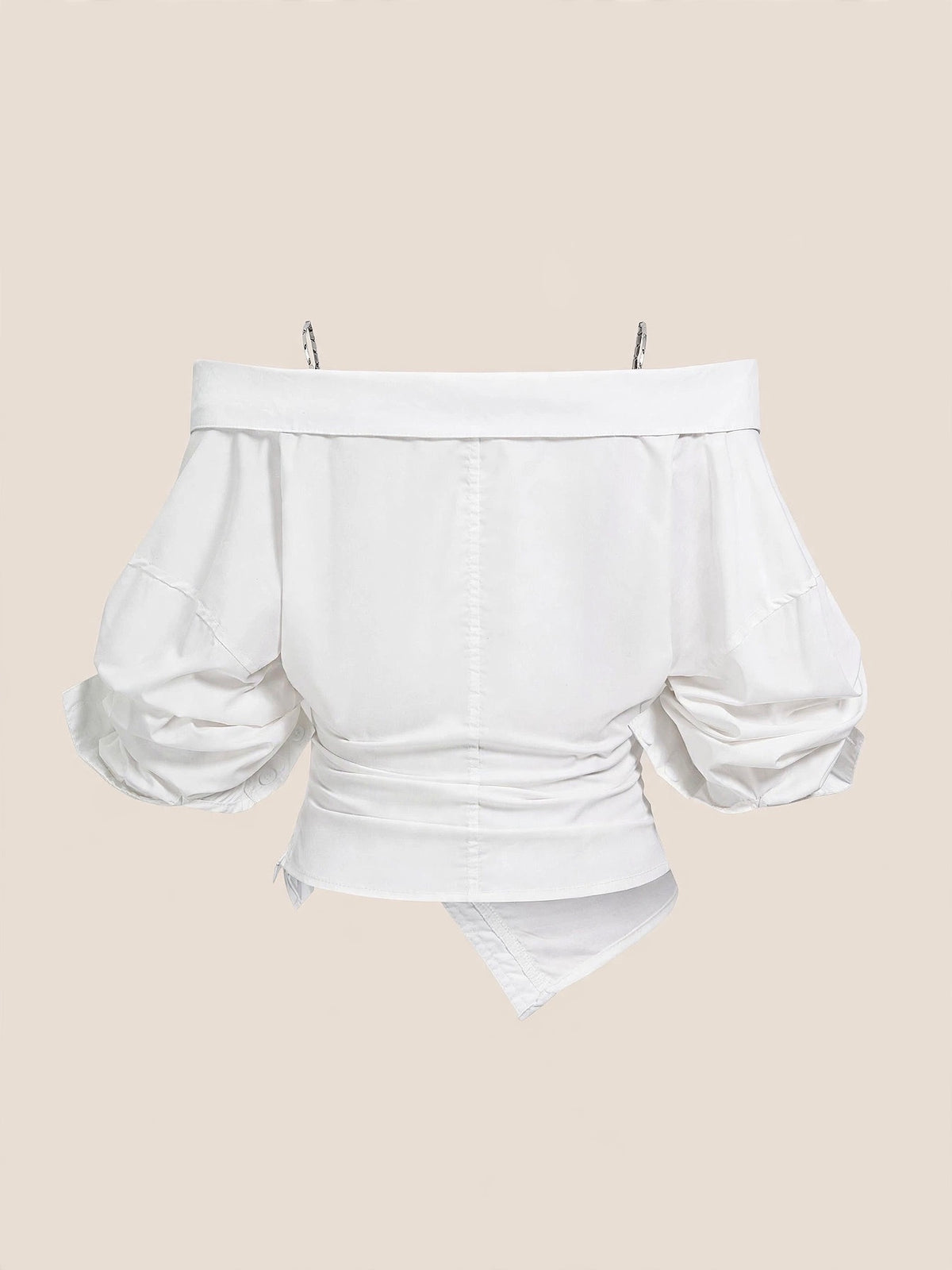 Cămașă albă off-shoulder cu bretele lanț și croială asimetrică drapată - alb