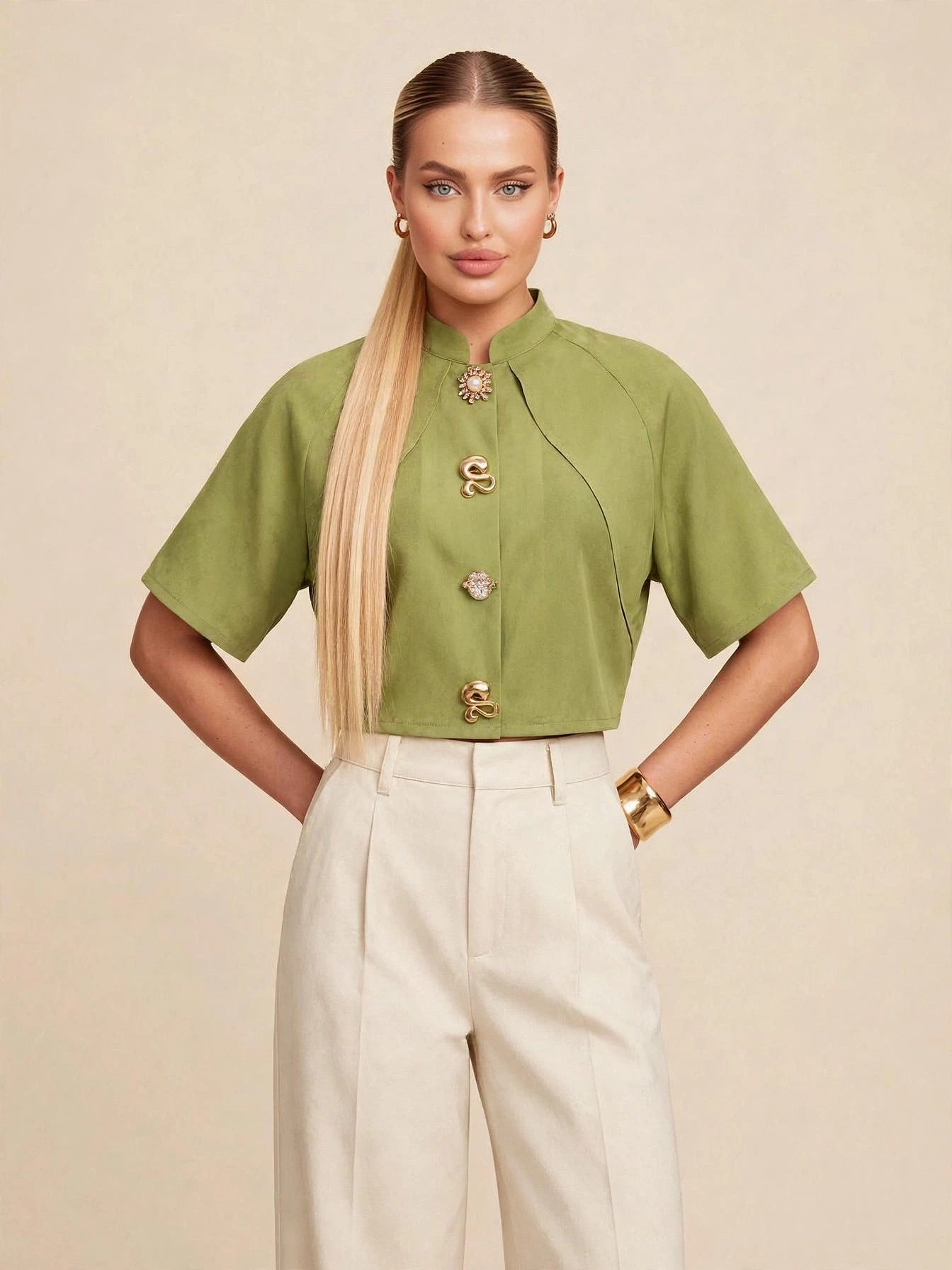 Tricou crop top accesorii metalice - verde
