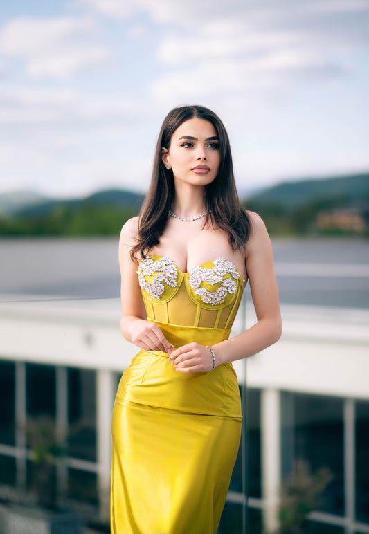 Compleu / rochie din 2 piese: corset cu pietre și fustă lungă – lime
