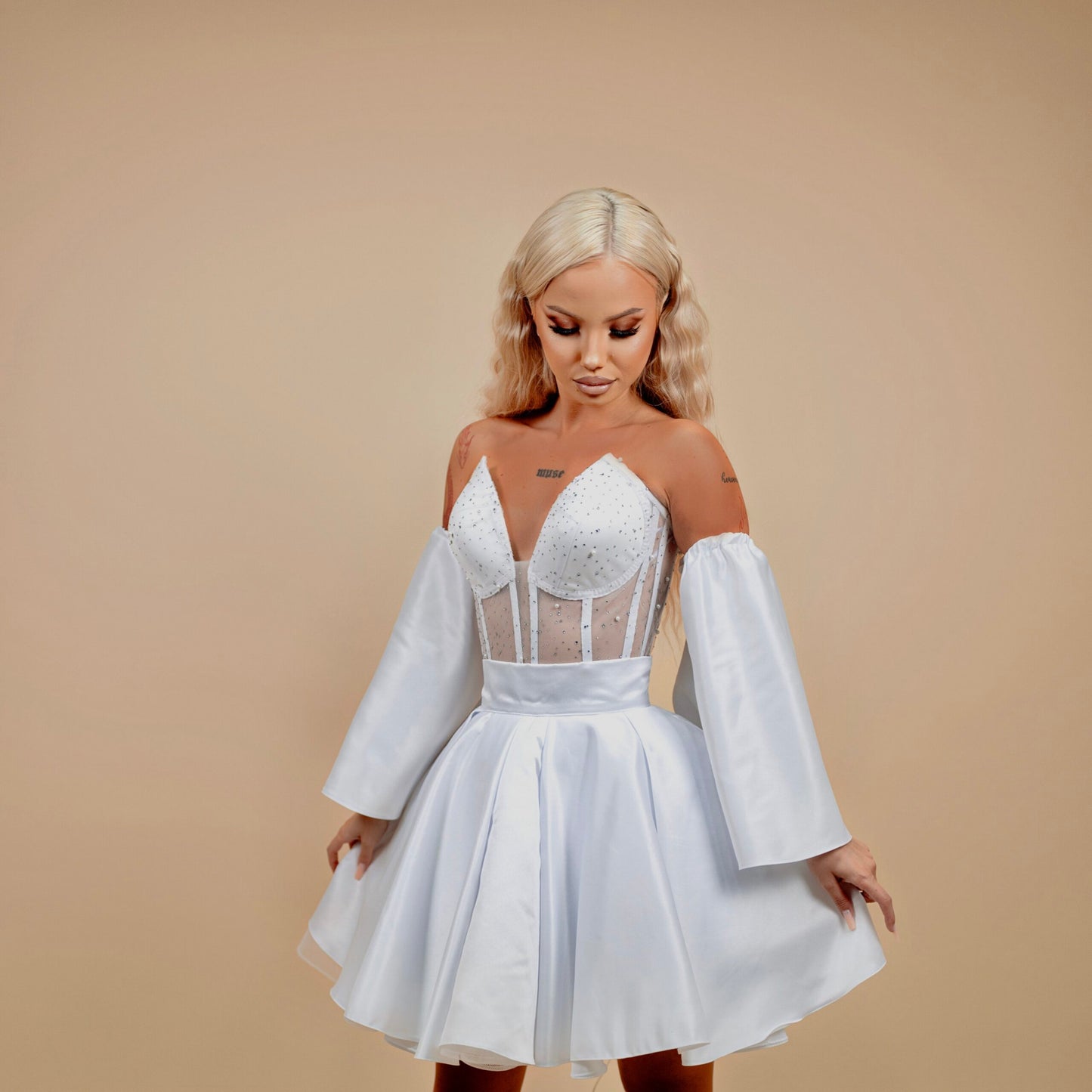 Rochie din 2 piese: corset cu pietre si fusta scurta - alb