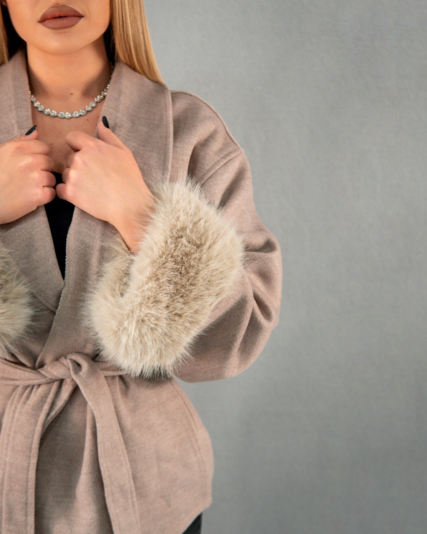 Palton scurt cu blană - bej