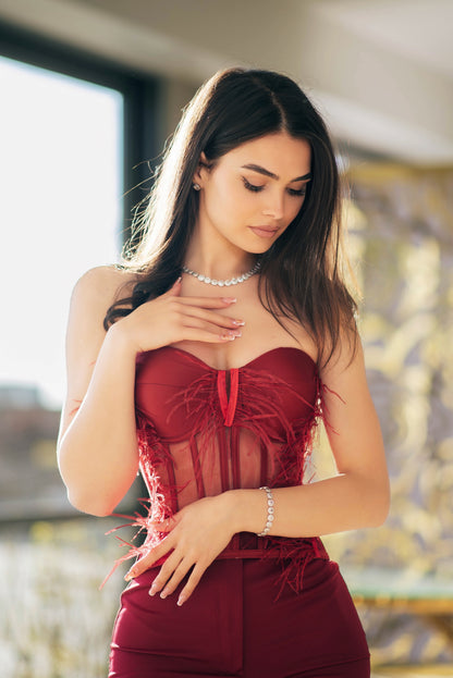 Corset cu pene și tul transparent – roșu