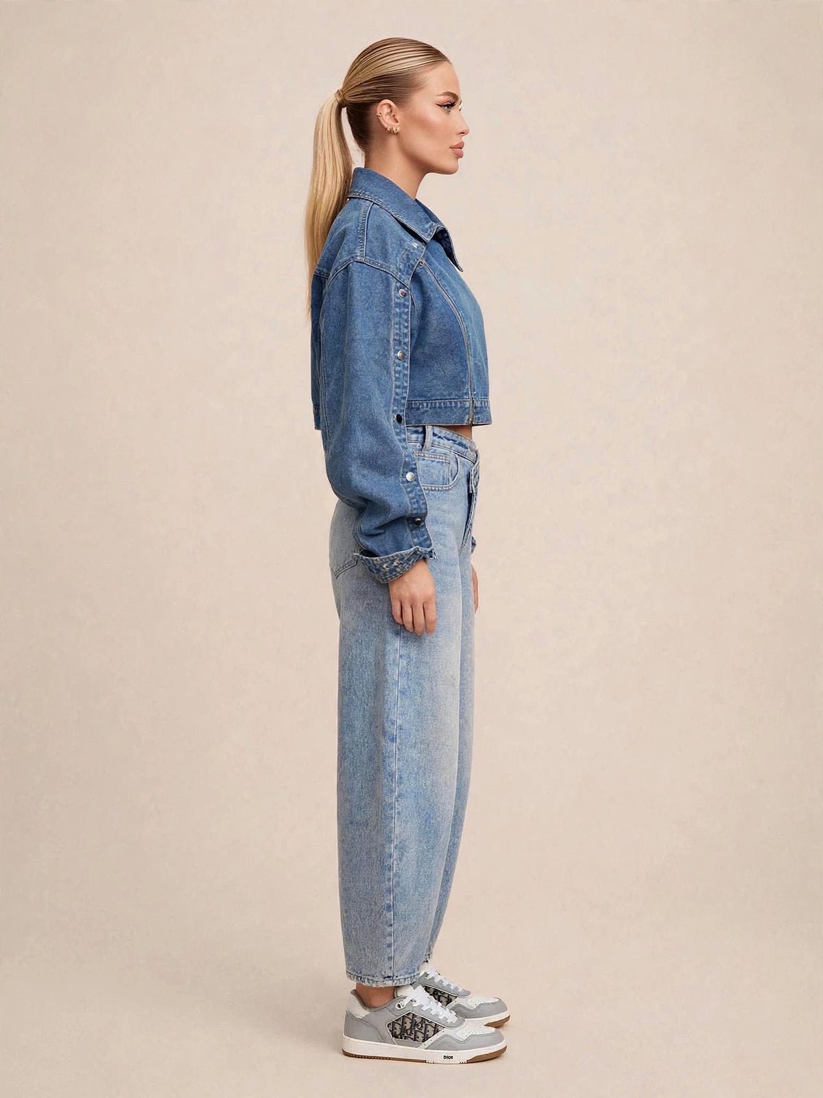 Geacă denim crop asimetrică cu fermoar diagonal și capse laterale - albastru