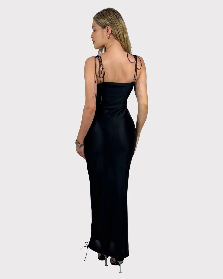 Rochie neagra mulata cu snur lateral ajustabil si bretele - negru