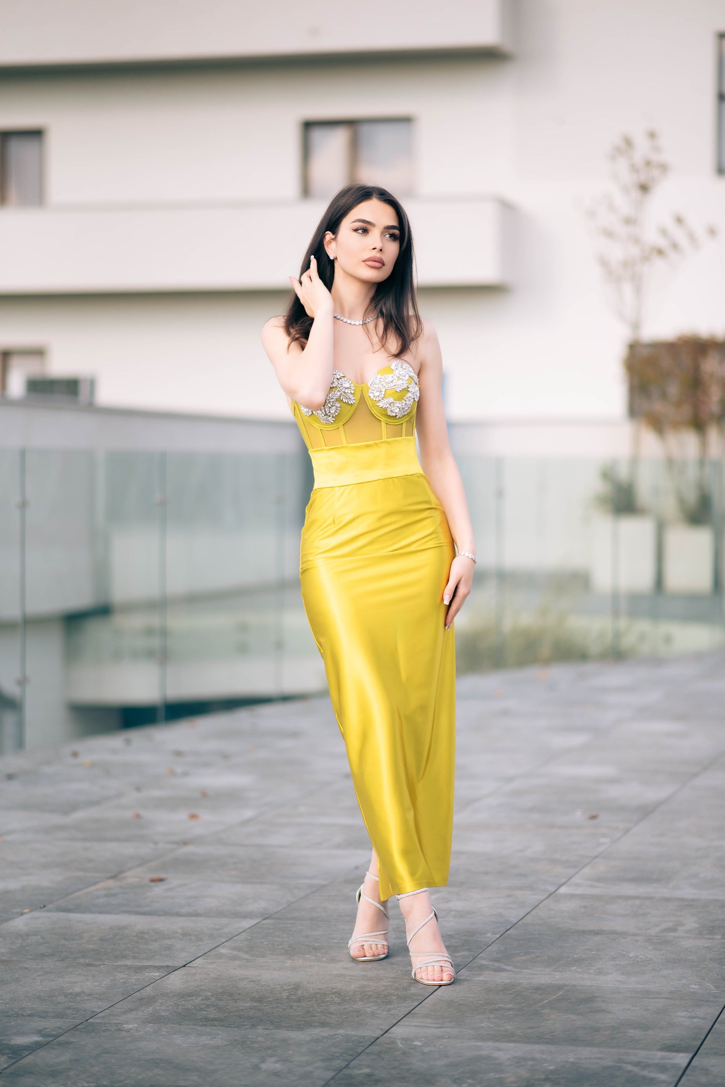 Compleu / rochie din 2 piese: corset cu pietre și fustă lungă – lime