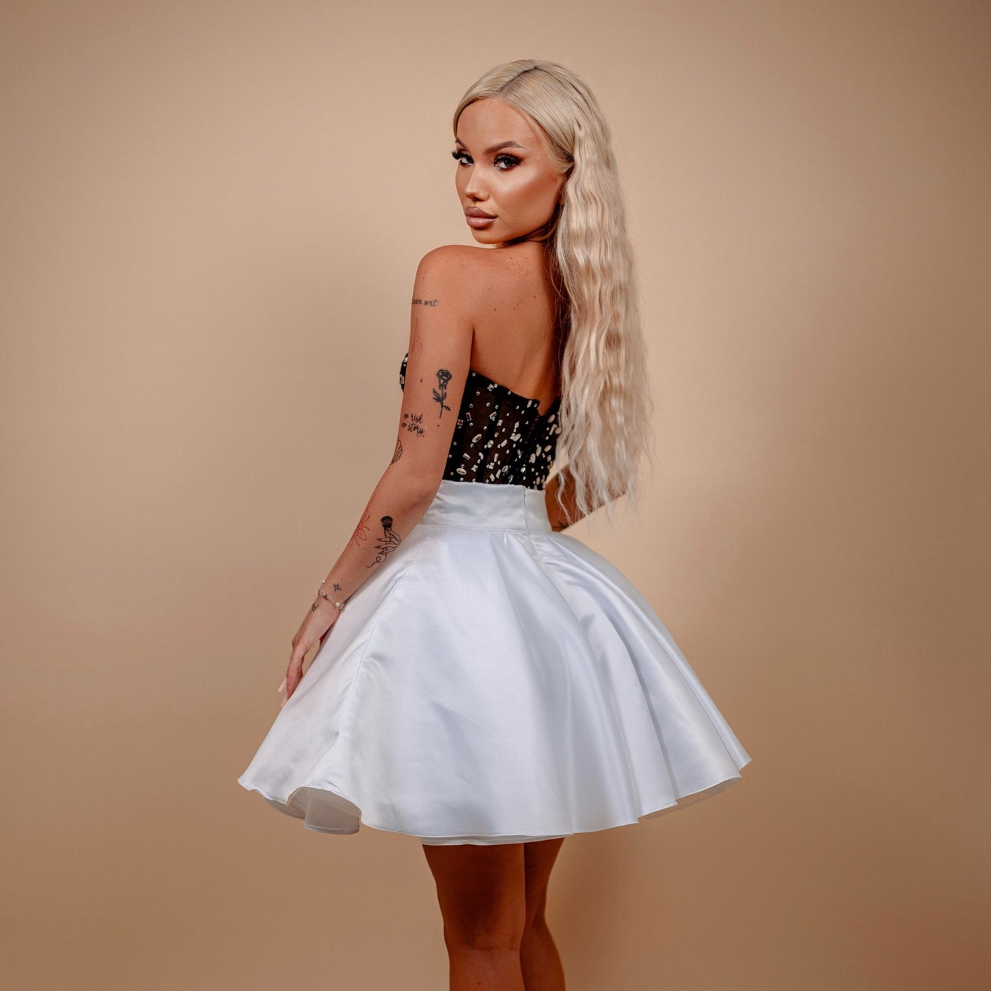 Rochie din 2 piese: corset cu diamante si fusta - alb cu negru