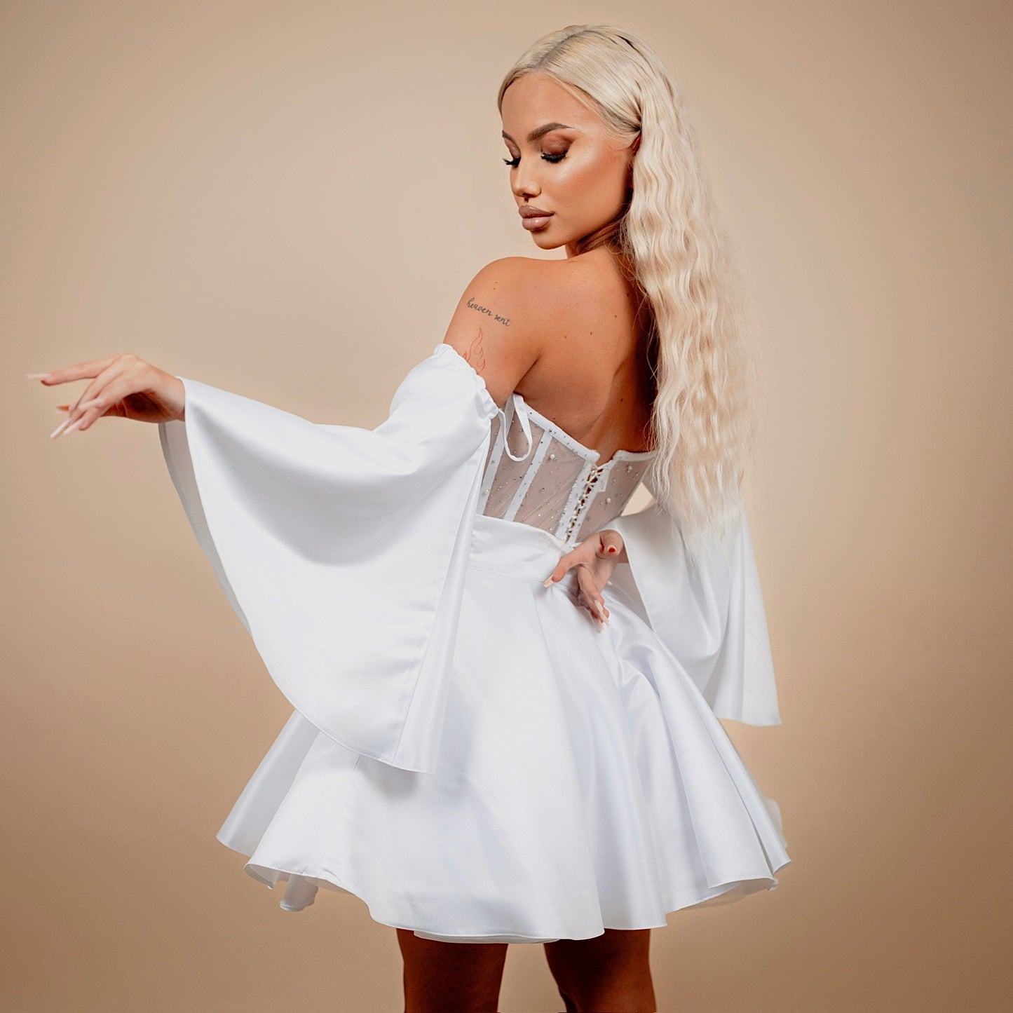 Rochie din 2 piese: corset cu pietre si fusta scurta - alb