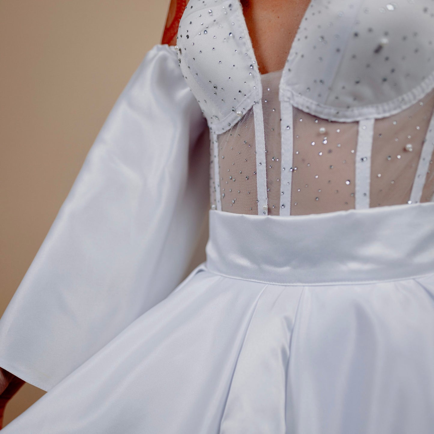 Rochie din 2 piese: corset cu pietre si fusta scurta - alb