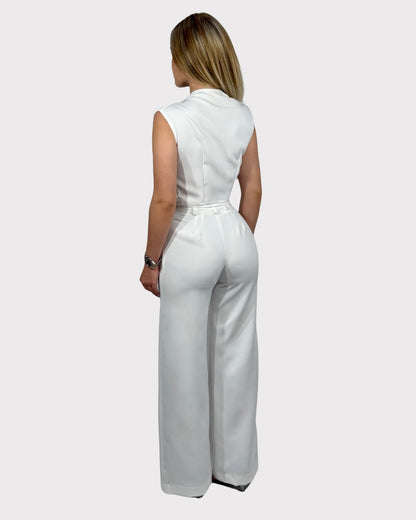 Compleu din 2 piese: top cu catarama argintie si pantaloni evazati - alb