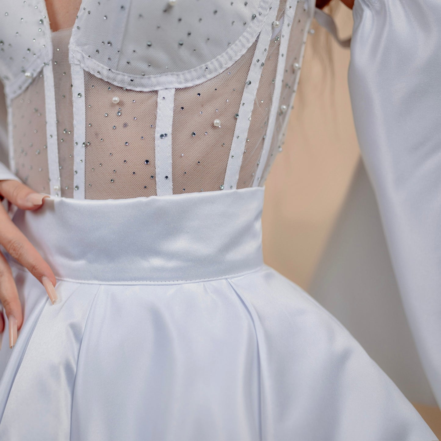Rochie din 2 piese: corset cu pietre si fusta scurta - alb