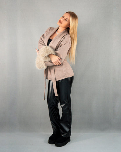 Palton scurt cu blană - bej