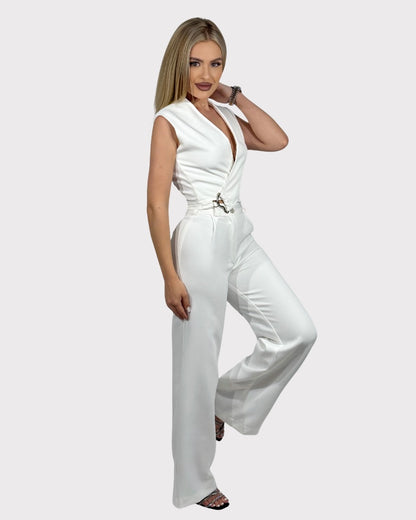 Compleu din 2 piese: top cu catarama argintie si pantaloni evazati - alb