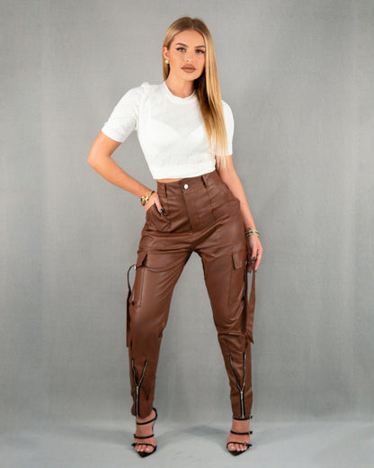 Pantaloni din piele cu talie înaltă, buzunare și fermoare - maro