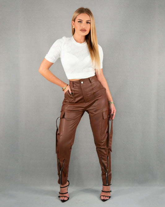 Pantaloni din piele cu talie înaltă, buzunare și fermoare - maro