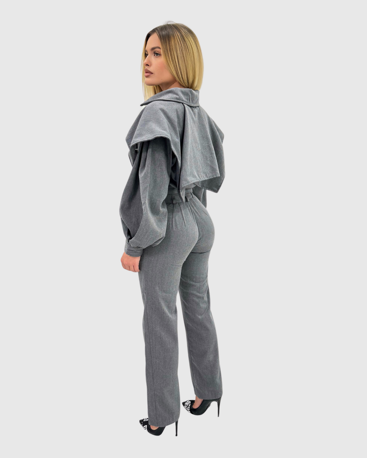Compleu din 2 piese, sacou ajustabil cu pelerină si pantaloni lungi cu push-up - gri 