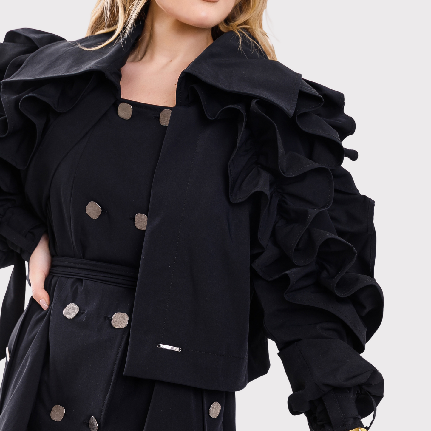 Trench cu volane aplicate - negru