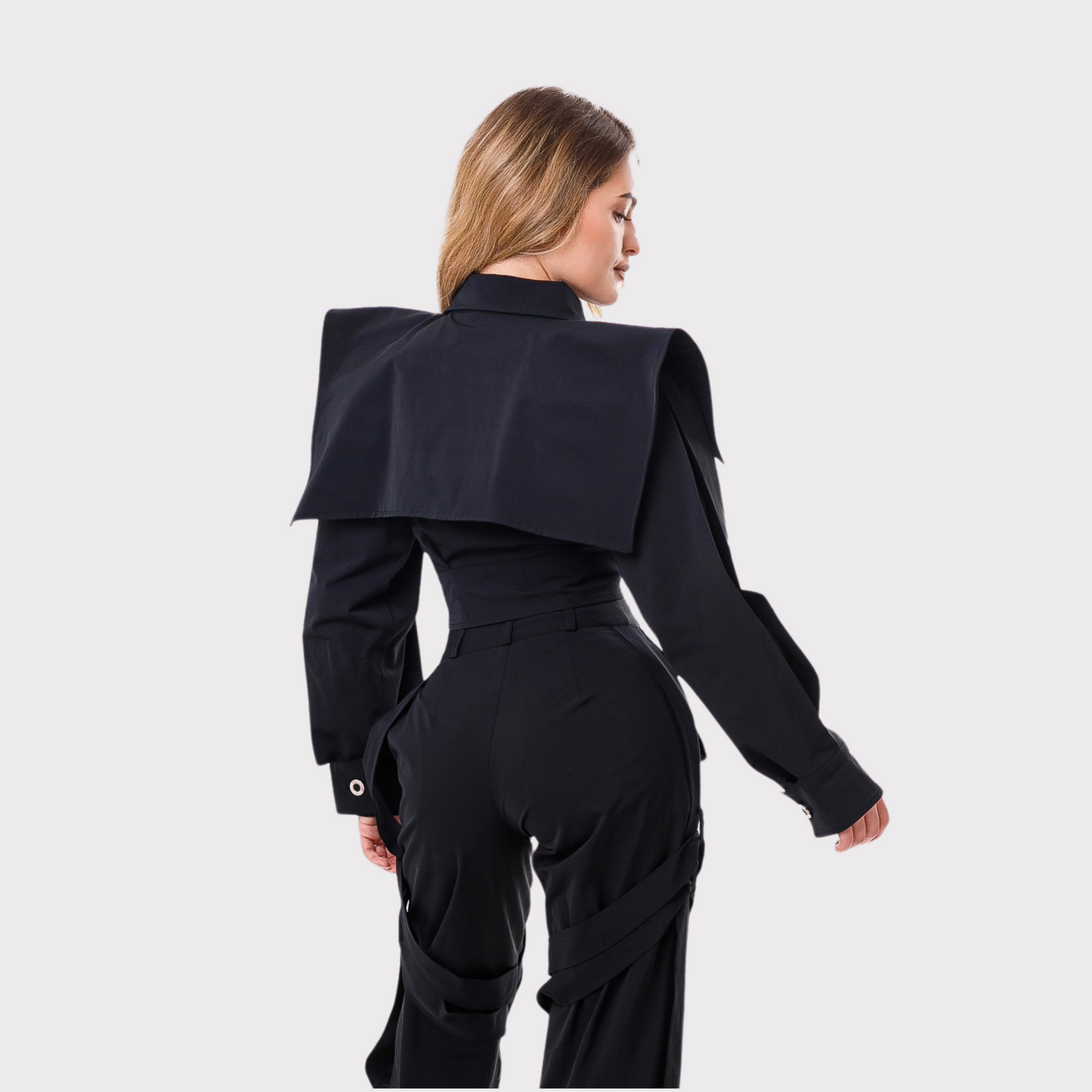 Geaca scurta cu catarame – neagra