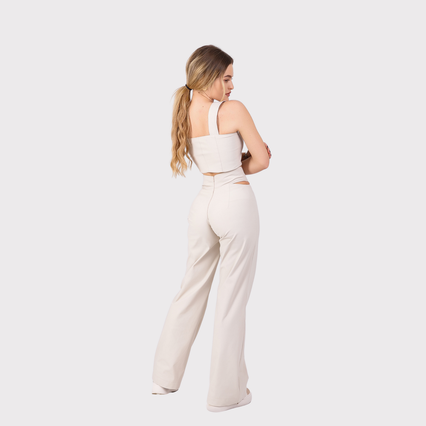 Pantaloni cu talie inalta cu decupaje - crem