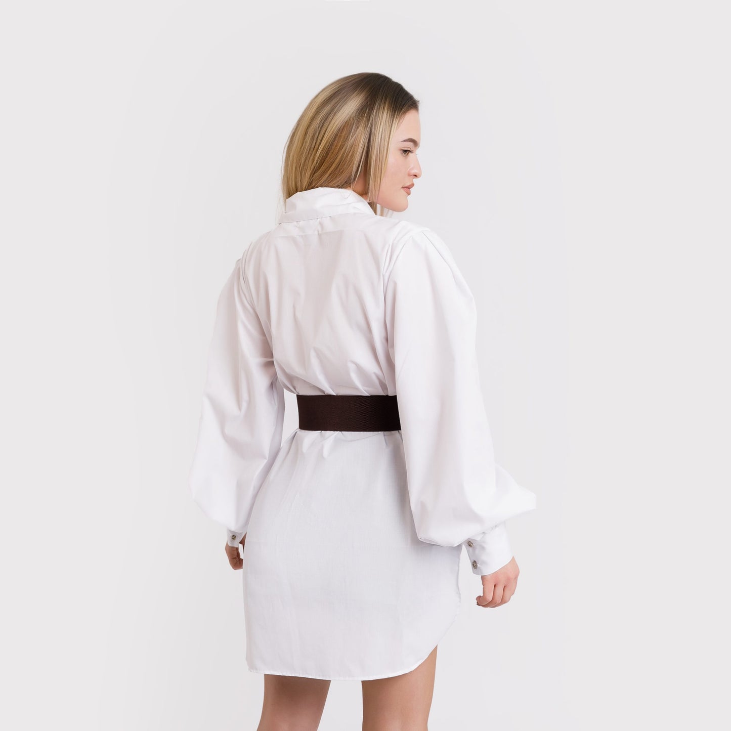 Camasa tip rochie cu curea din piele - alba