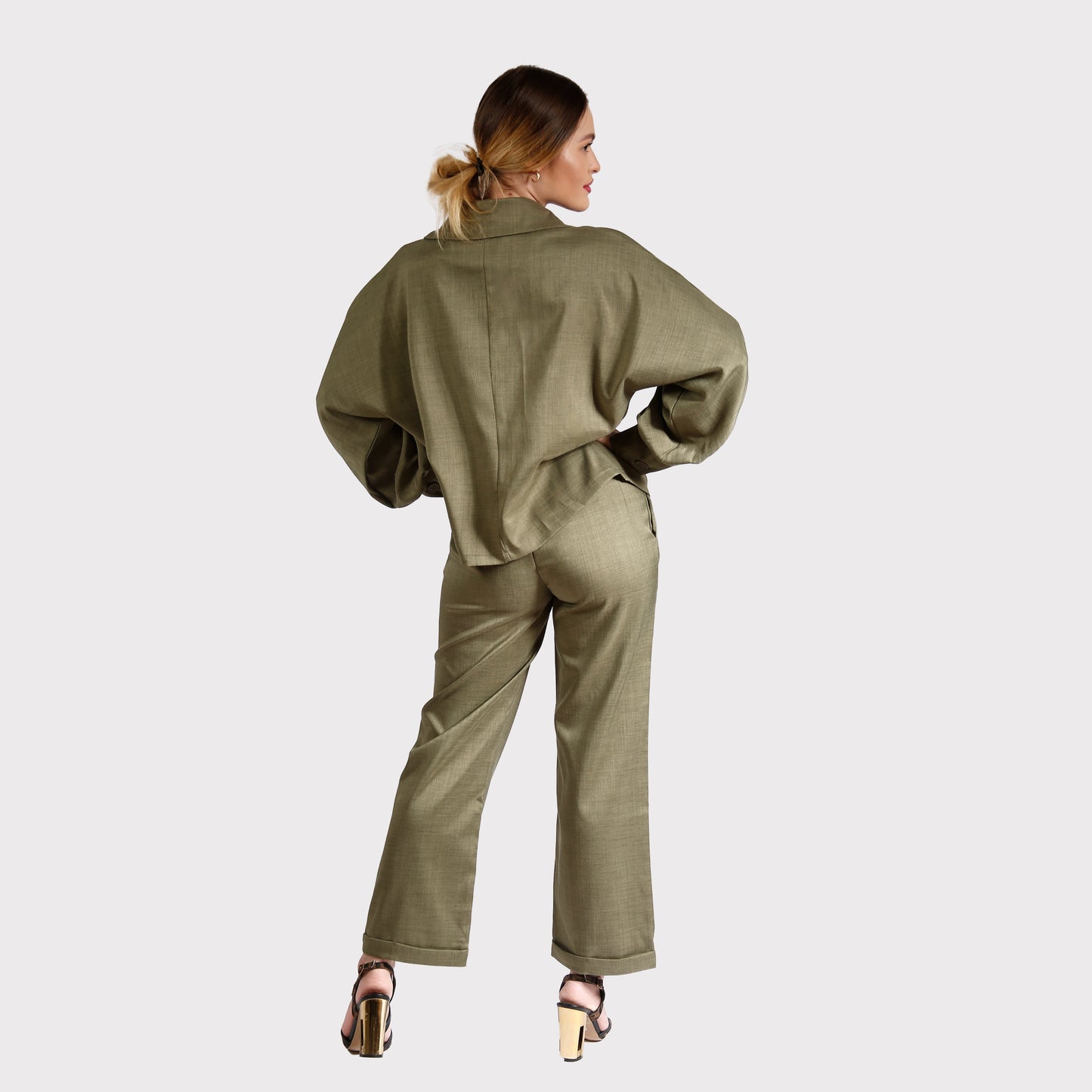 Compleu din 2 piese, bluză și pantaloni - maro
